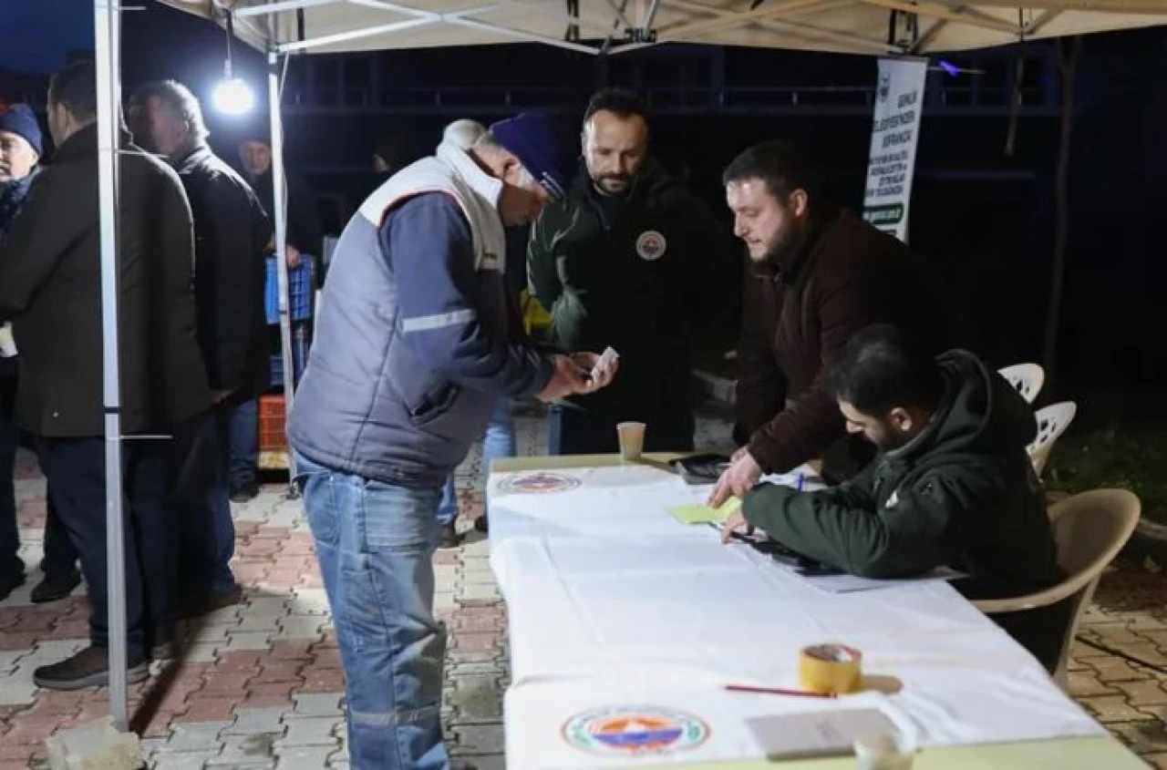 Gemlikli zeytincilere  belediyeden 3 milyon liralık destek