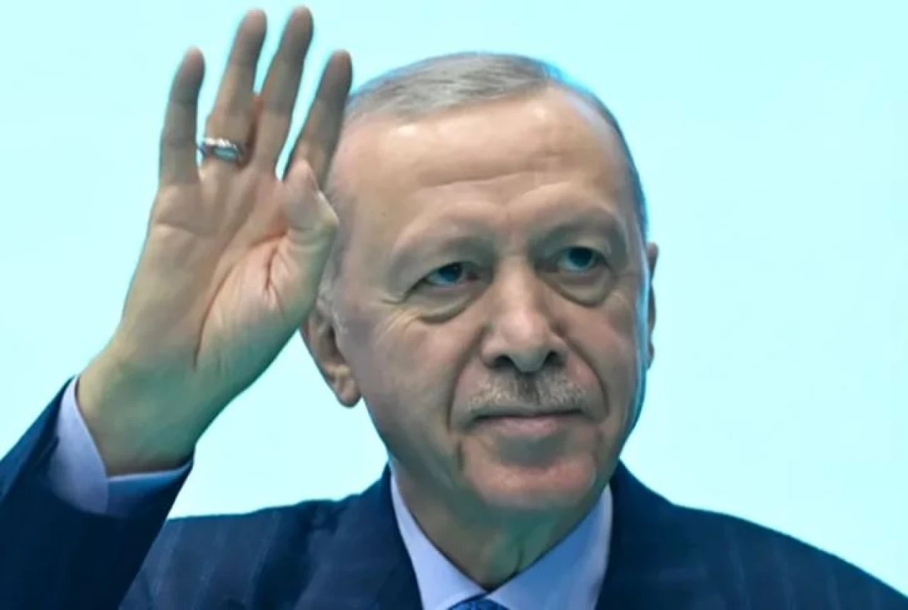 Erdoğan Diyarbakır'da konuştu:  "Terör örgütü kendini feshetmeli"