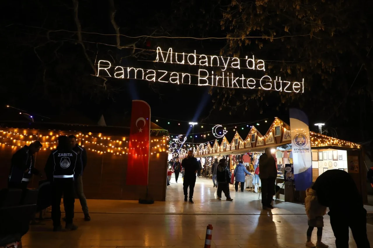 Mudanya'da iki noktada iftar çadırı kuruldu