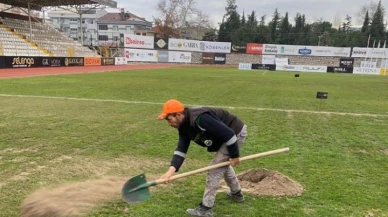 İnegöl'de stadyumun  zeminine bakım