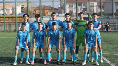 Gemlik Belediyespor'un gençleri namağlup şampiyonluğa koşuyor