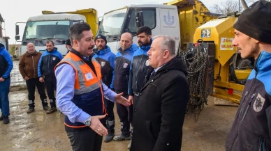 Yenişehir'de yollar çift vardiya kurtarıldı